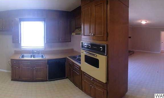 4th image of 3634 19th Ave E