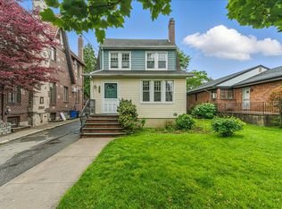 3211 171st St, Flushing, NY 11358