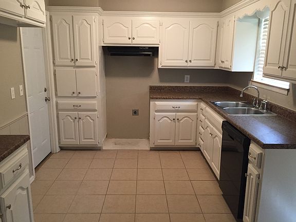 5th image of 4732 Koelsch Dr