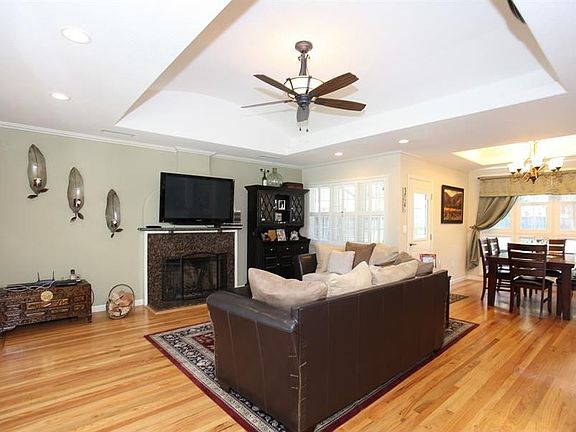 3rd image of 181 Kerry Dr