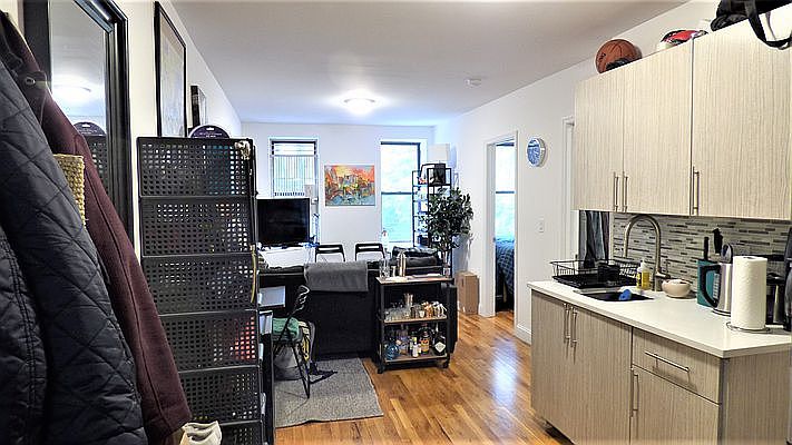 1st image of 28 Leroy St #5