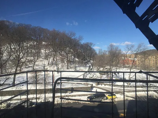 Rented by Sovereign Associates | media 10