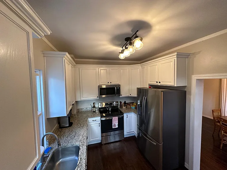279 N Logan St — Photo 4