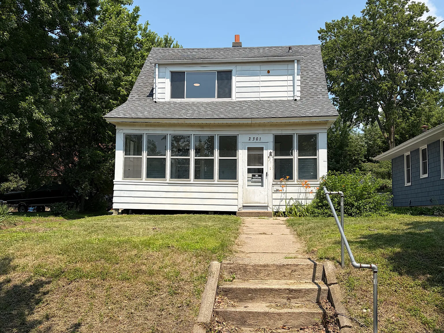 5 bed, 1.5 bath, 2000 sqft, $2,895 — Photo 3