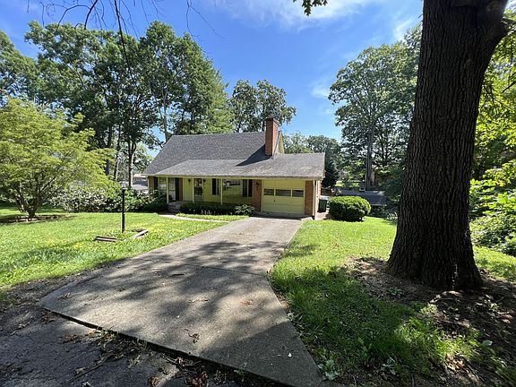 4th image of 410 Dogwood Ln