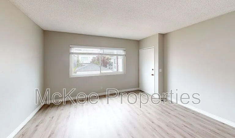 920 F Ave #F — Photo 4