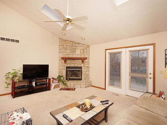 5th image of 1091 Crede Way