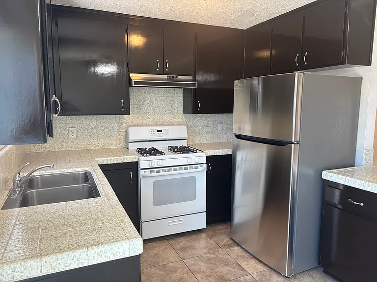 708 Givens Rd #7 — Photo 2