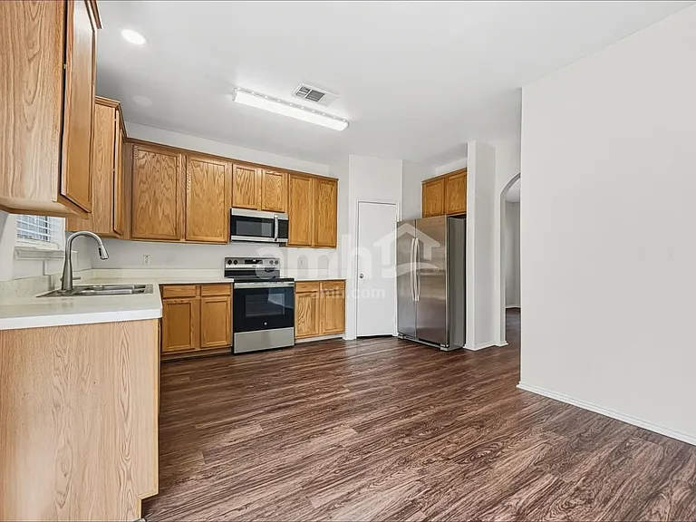 4000 Hidden Meadow Ct — Photo 4