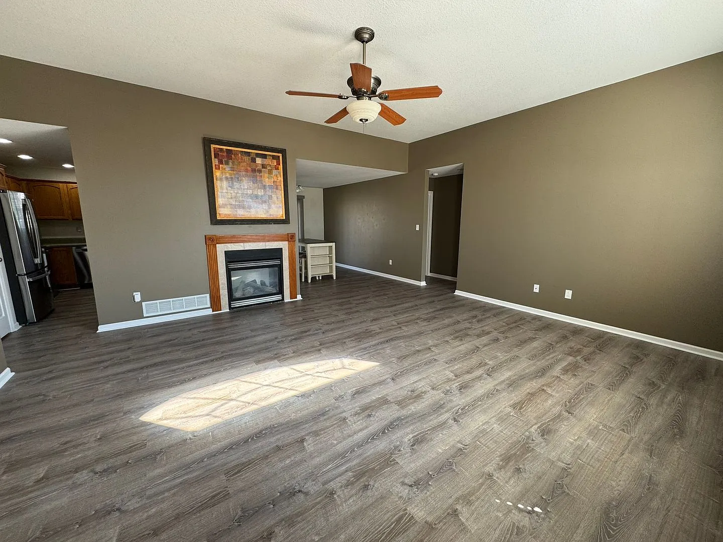 3 Bedroom Home available w/fenced yard — Photo 3
