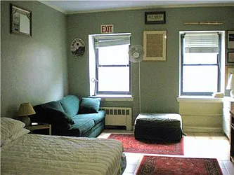 Rented by R New York