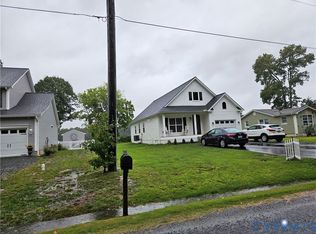 484 Latane Dr, Colonial Beach, VA 22443