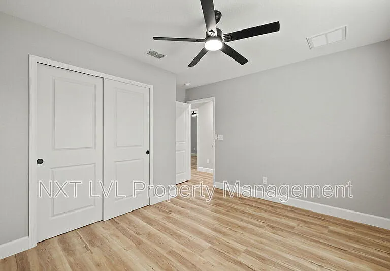 213 NW 5th St — Photo 14