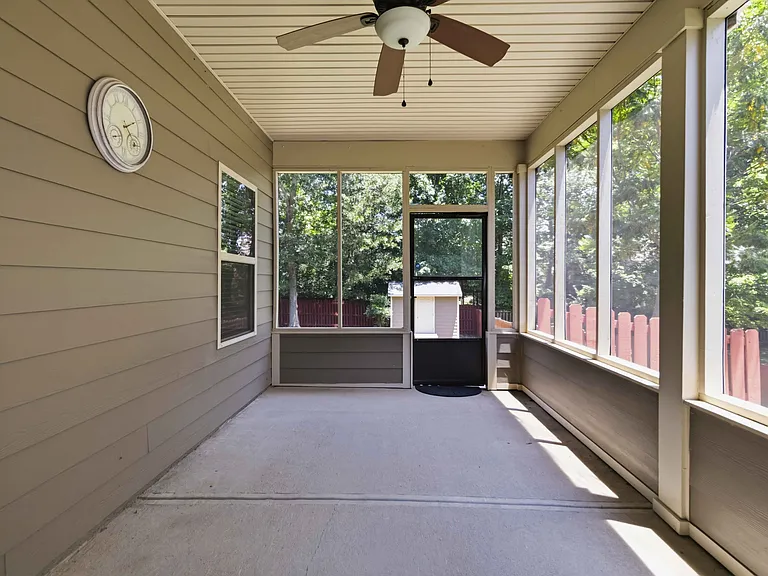 310 Strasburg Dr — Photo 33