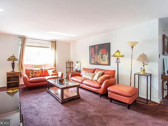 4th image of 5720 Wissahickon Ave APT D15