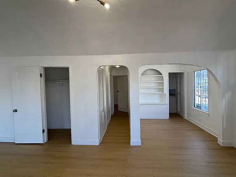 200 Rosemont Ave #1 — Photo 3