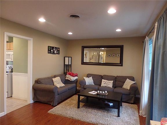 2nd image of 2372 S Aragon Ave