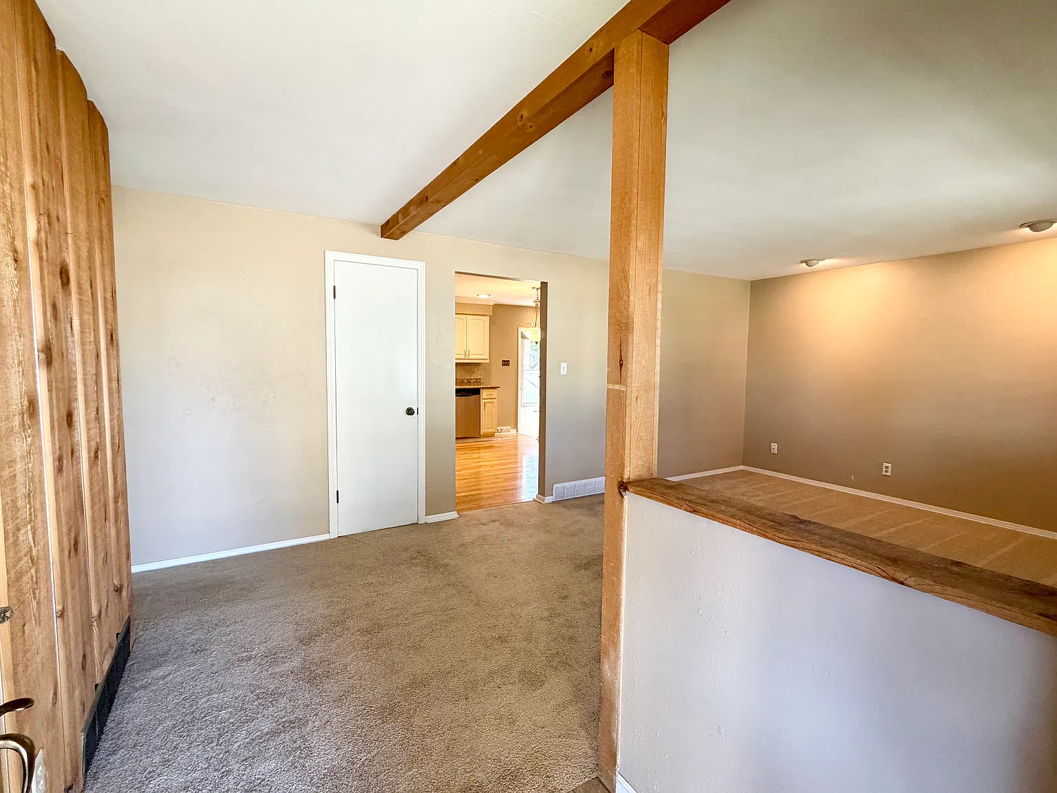 5 bed, 2100 sqft, $3,200 — Photo 3