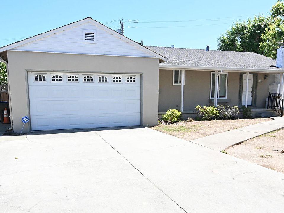 1st image of 2466 Beechwood Ave
