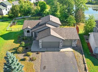 4413 Hamlet Ave N, Oakdale, MN 55128