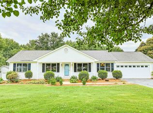 129 Springside Dr, Boiling Springs, SC 29316