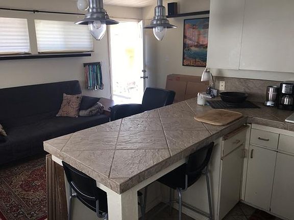 2nd image of 2071 Thomas Ave