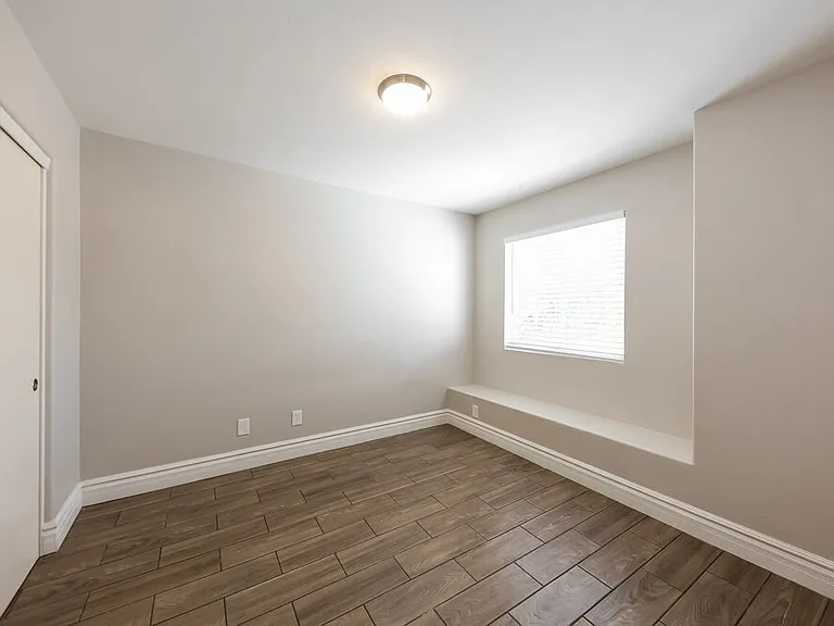 3424 E Rockwood Dr — Photo 13