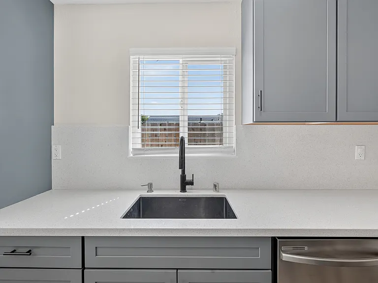 407 Riker St — Photo 10