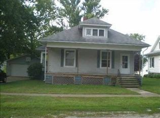 207 E 4th St, Gridley, IL 61744
