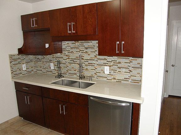 3rd image of 2311 Ivy Dr
