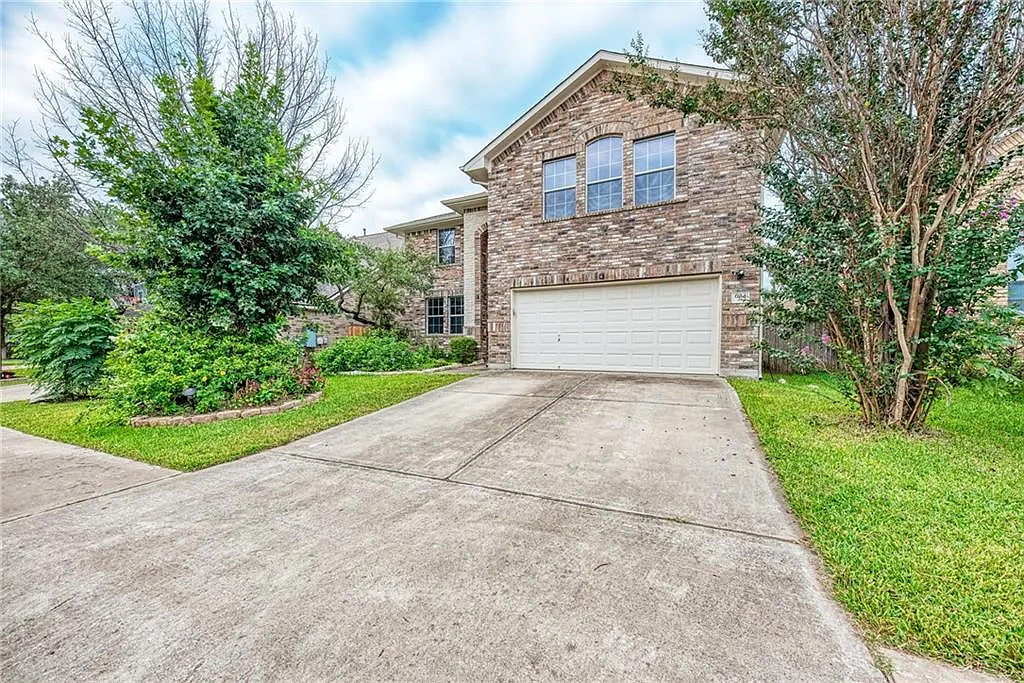 4 bed, 3072 sqft, $2,800 — Photo 1