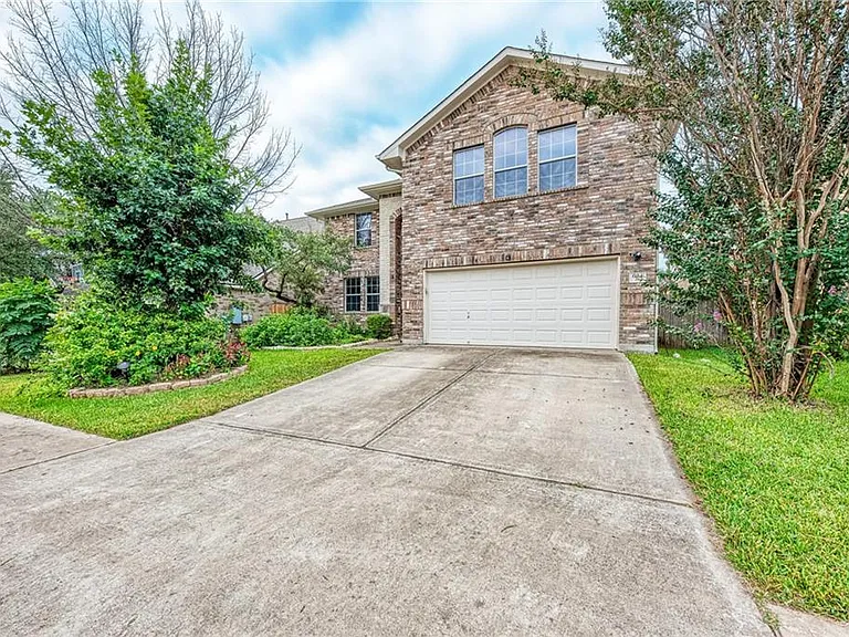 604 Spanish Oak Ter — Photo 1