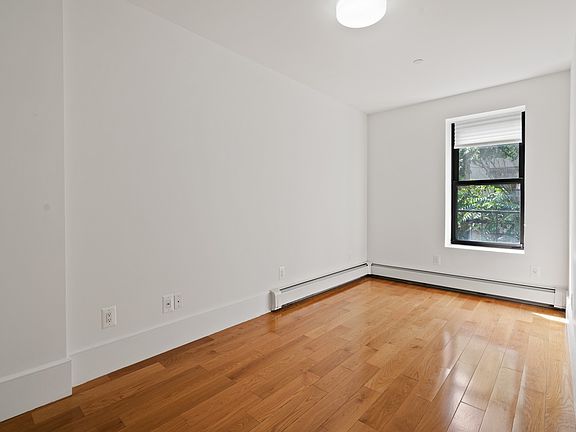 5th image of 3046 30th St APT 4B