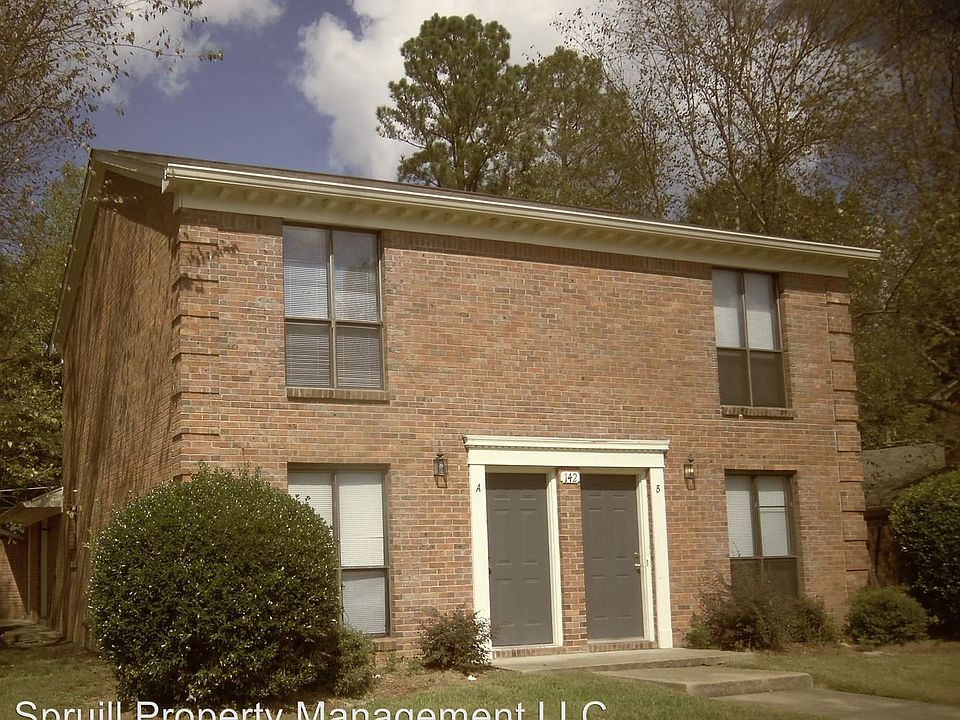 1st image of 142 Helen Cir #A
