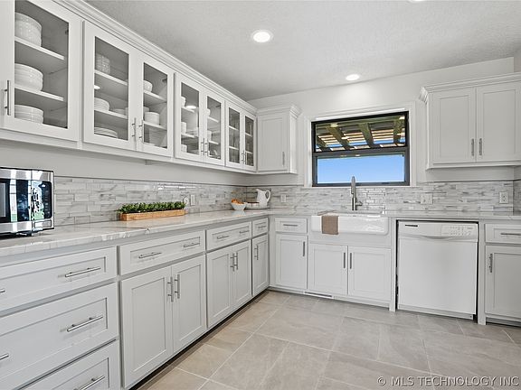 5th image of 13542 N 155th East Ave