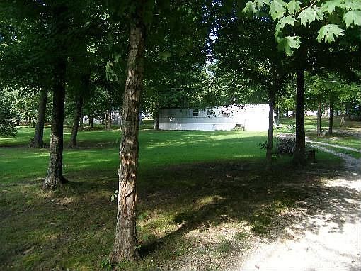 2nd image of 935 Tomlin Chapel Rd
