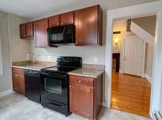 45 Federal St APT 2, Salem, MA 01970