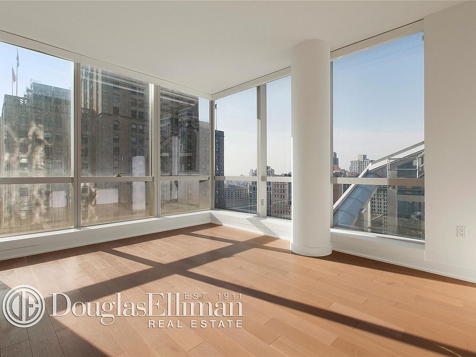 1st image of 400 Park Ave S APT 28E