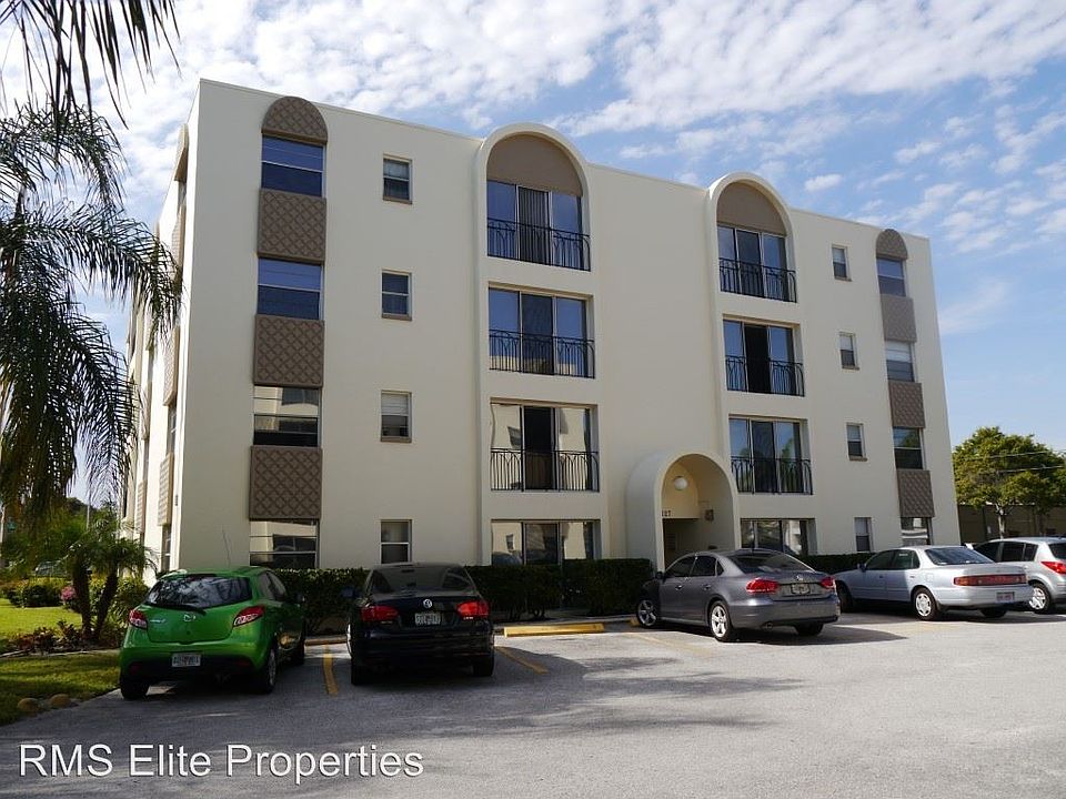 1st image of 327 34th Ave N APT 405