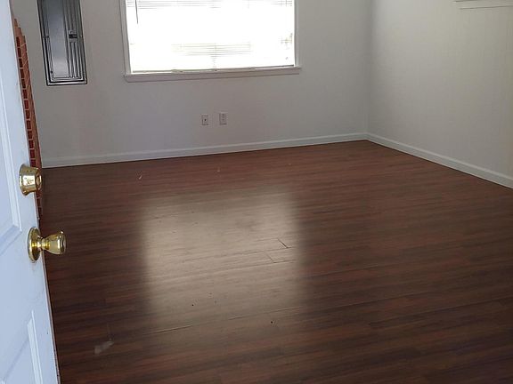 Bonus Room, Entry