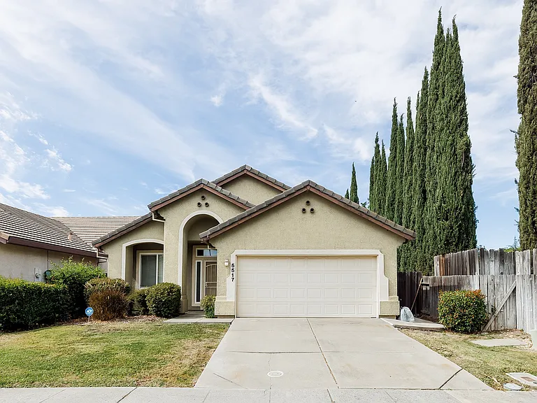 5517 Laguna Crest Way — Photo 1