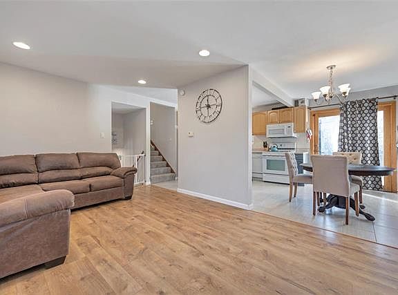 4th image of 3217 Bristol Hall Dr