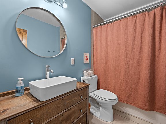 Private bathroom for rent