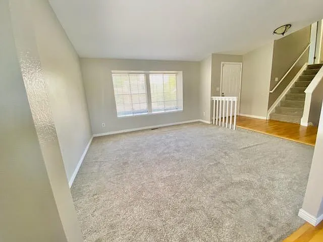 4 bed, 1898 sqft, $3,145 — Photo 2