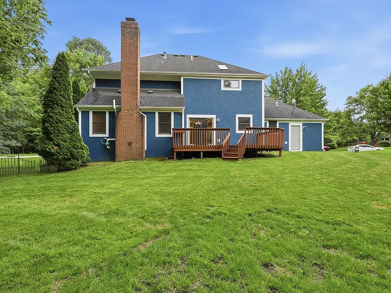 7666 Windwood Dr — Photo 34
