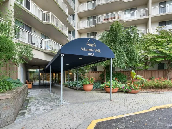 1055 River Rd APT 601, Edgewater, NJ 07020