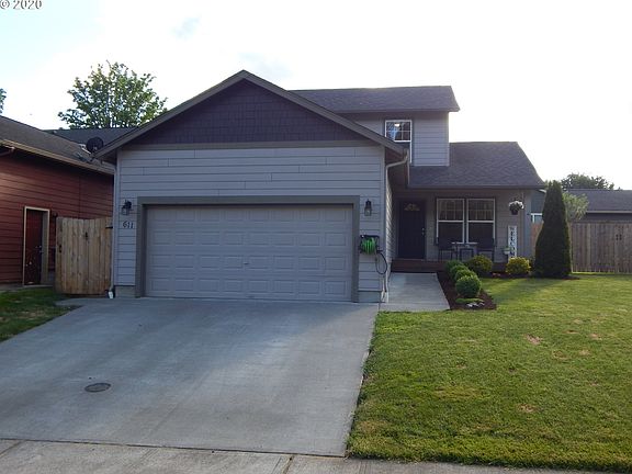 2nd image of 611 Joann Dr NE