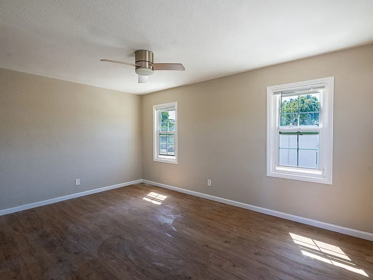 19040 Monterey Rd — Photo 6