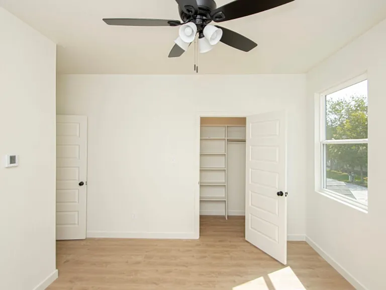304 SW 4th St — Photo 7