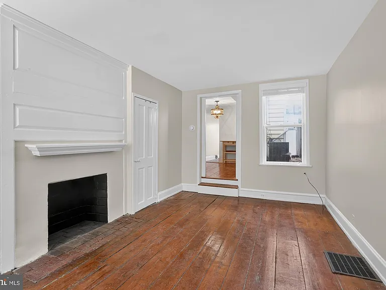 130 Elfreths Aly — Photo 2